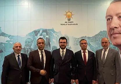 AK Parti'de 3 yeni ilçe başkanı görevi devraldı