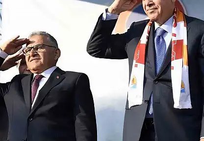 Başkan Büyükkııç'tan 25. yıl mesajı' Çeyrek asırlık hizmet ve eser yürüyüşü'