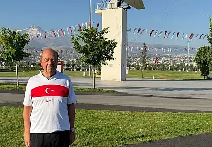 Tatar, Kıbrıs Barış Harekatı'ndan dönen uçakların indiği yerden paylaşım yaptı