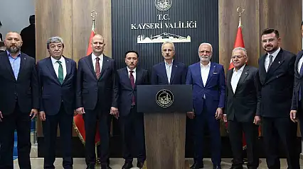 Bakan Uraloğlu'ndan Vali Çiçek'e ziyaret