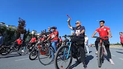 Başkan Büyükkılıç, 3'üncü Doktorlar Bisiklet Turu'nda pedal çevirdi
