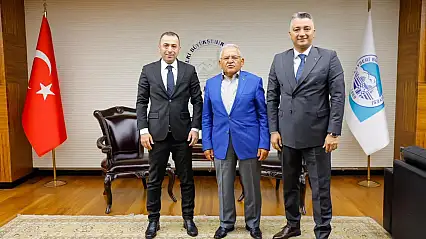 Başkan Büyükkılıç, şehrin farklı kesimlerinden konuklarını makamında ağırladı