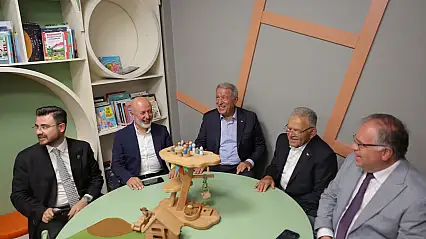 Başkan Çolakbayrakdar: 'Kütüphanelerle zenginleştirilmiş bir şehir inşa ediyoruz'