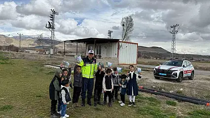 Çocukların bayram harçlıkları jandarmadan