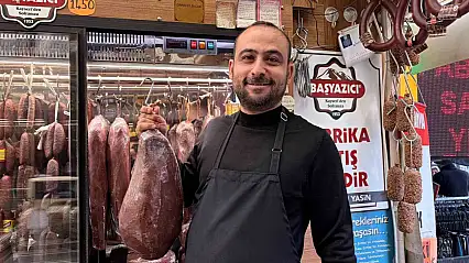 Kastamonu pastırmasını öven şefe Kayserili pastırmacıdan cevap: 'Demek ki şefimize Kayseri pastırmasını yedirmemişler'