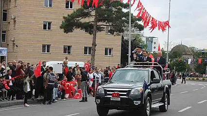 Kayseri'de Zafer Bayramı coşkuyla kutlandı