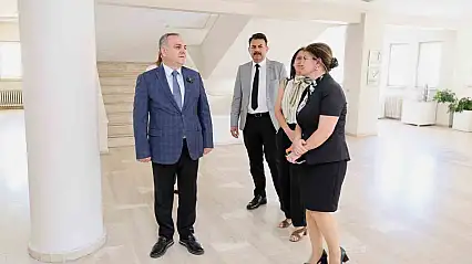 Rektör Prof. Dr. Altun, Mimarlık Fakültesi'ndeki tamamlanan tadilat çalışmalarını yerinde inceledi