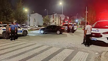 Akrabalar arasında bıçaklı kavga: 1 yaralı