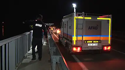 Bir kişinin Kızılırmak'a düştüğü ihbarı ekipleri harekete geçirdi