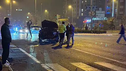 Kayseri'de 2 otomobilin karıştığı kazada yaralanan olmadı