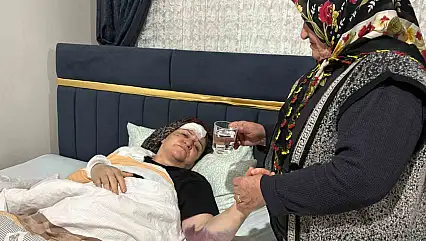 Kayseri'de aracın, refüjdeki yayaların arasına daldığı kazada kamerada