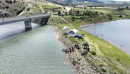 Kızılırmak'a düşen genci arama çalışması devam ediyor