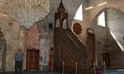900 yıllık minber ilk günkü gibi ihtişamını koruyor