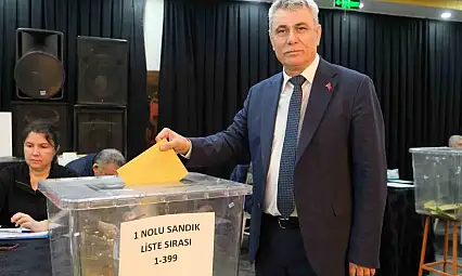 Argıncık Esnaf Odası'nda Akpınar güven tazeledi