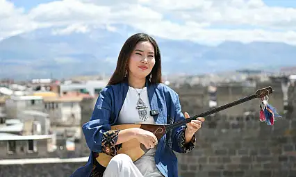 Büyükşehir ile Kayseri Kalesi'nde Kazak ezgileri yükseldi