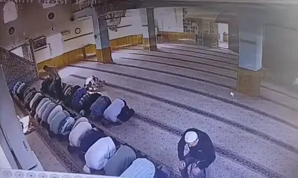 Camide namaz kılan komşusunu öldüren sanık: 'Asıl caniyi kardeşim tahliye olduğunda görecekler'