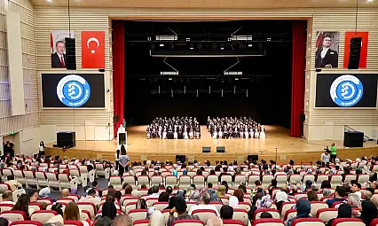 ERÜ Diş Hekimliği Fakültesi 17. dönem mezunlarını verdi