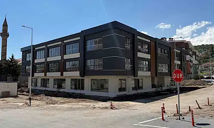 Hacılar'da 32 işyeri satışa çıkıyor