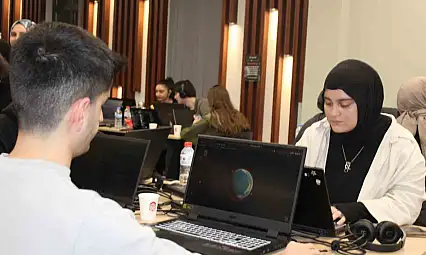 Kayseri'de gençleri uzayla buluşturan TUA Astro Hackathon Yarışması başladı