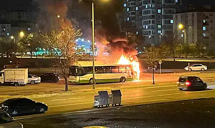 Kayseri'de halk otobüsü alev aldı