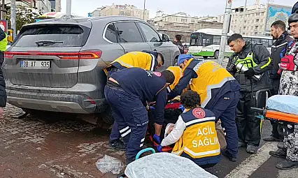 Kayseri'de SUV araç yayaların arasına daldı: 5 yaralı