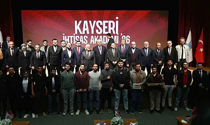 Önceki dönem Dışişleri Bakanı Çavuşoğlu, KAYÜ'de konferans verdi