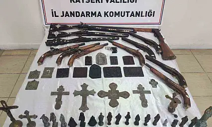 Tarihi eser kaçakçısı jandarmadan kaçamadı