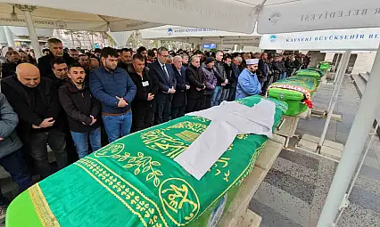 Tıp fakültesi öğrencisi Yaren, hekim önlüğü ile son yolculuğuna uğurlandı