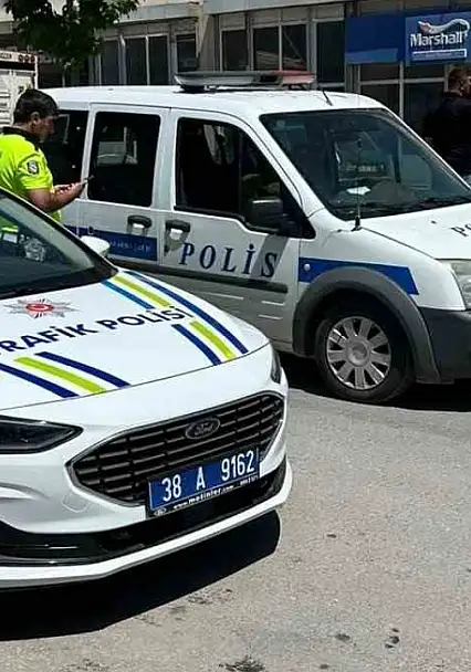 Kaza yapan motosiklet sürücüsü ağır yaralandı