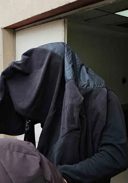 Suç örgütü operasyonunda gözaltına alınan 9 kişi adliyeye sevk edildi