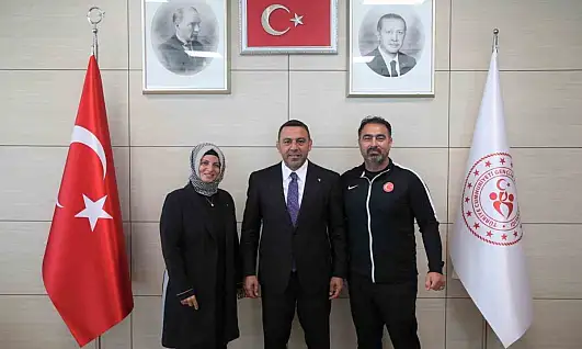 Bakan Yardımcısı Yerlikaya şampiyonları kutladı