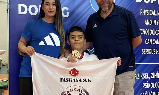 Kayserili bedensel engelli haltercilerden iki altın madalya