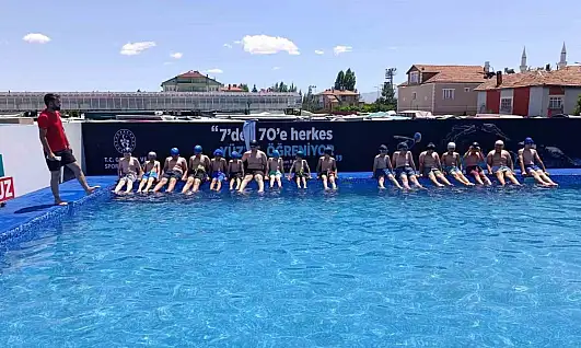 Tomarza'da Yaz Spor Okulları'nda yüzme heyecanı devam ediyor