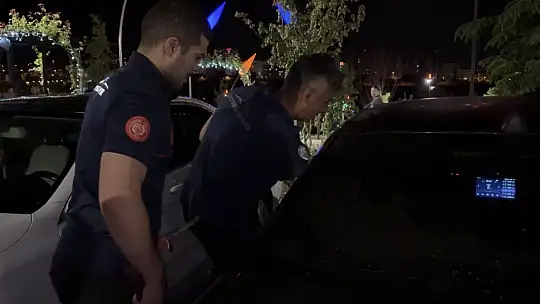 'Bebeği arabada unutmadık, otomatik kilidin mağduru olduk'