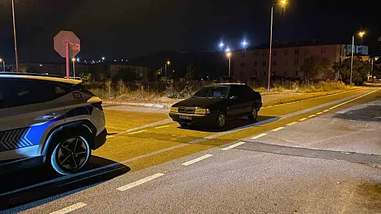 'Dur' ihtarına uymayan ehliyetsiz sürücü yakalandı