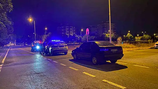 'Dur' ihtarına uymayan ehliyetsiz sürücü yakalandı