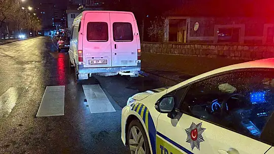 'Dur' ihtarına uymayan sürücü yaya olarak da kaçamadı: 450 bin TL ceza yazıldı