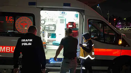 'Dur' ihtarına uymayarak gözden kaybolan sürücü kaza yapmış halde yakalandı: 2 yaralı