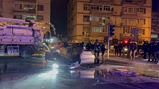 'Dur' ihtarına uymayarak kaçan otomobil takla attı: 2 yaralı