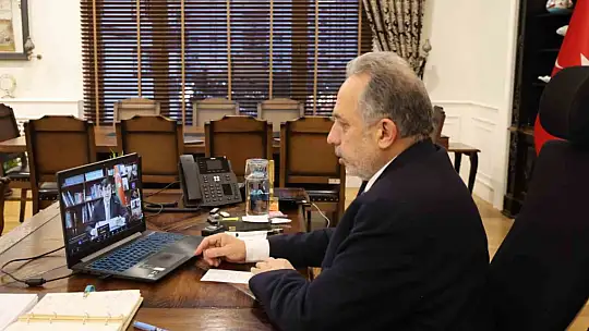 'Hizmet Madalyası' sahibi Başkan Yalçın, 'Bir Olalım Birlik Olalım' toplantısında Talas'taki çalışmaları anlattı