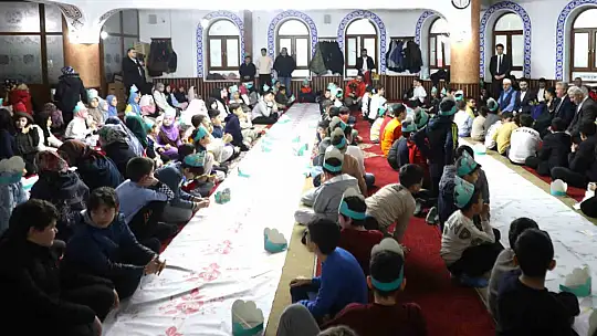 'İlk Orucum İlk İftarım' Programında gönül sofrası çocukların neşesi ile bereketlendi