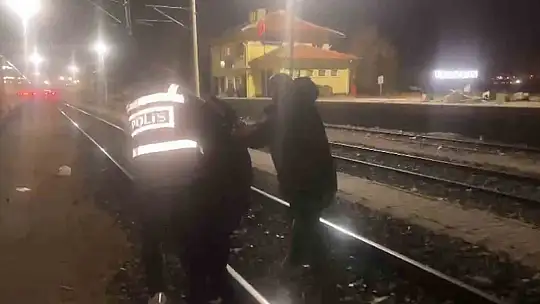 'Kasten öldürme' suçundan aranan cezaevi firarisi trende yakalandı