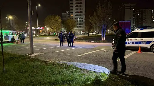 'Laf atma' meselesinde kan aktı: 4 yaralı