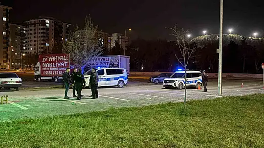 'Laf atma' meselesinde kan aktı: 4 yaralı