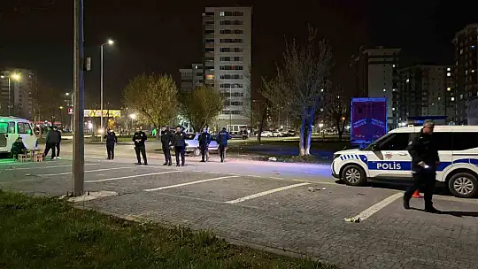 'Laf atma' meselesinde kan aktı: 4 yaralı