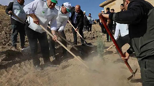 'Şahidimiz Toprak, İmzamız Fidan, Sevdamız Yeşil Vatan' Yahyalı'da hayat buldu
