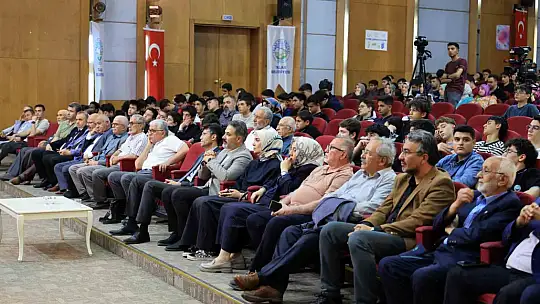 'Sakarya türküsü şiirim, Kayserilidir'