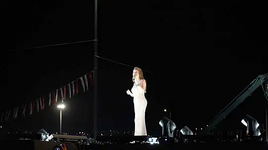 'Sivaslılar Günü'nde Ebru Yaşar rüzgarı