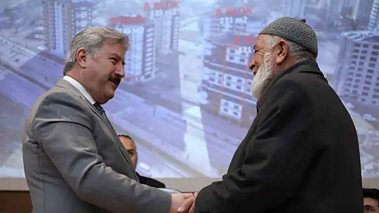 1. Etabı biten Yıldırım Beyazıt Kentsel Dönüşüm Projesi'nde kura heyecanı