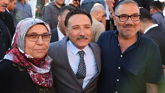 119 yıllık tarihi saat kulesi Avrupalı Türk'lere hizmet verecek